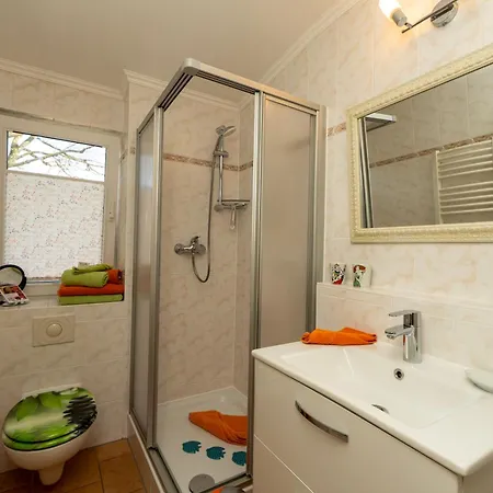 Haus Mozart Mit Balkon