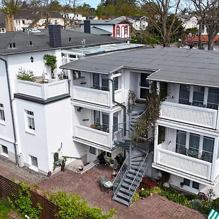 Haus Mozart Mit Balkon Апартаменты